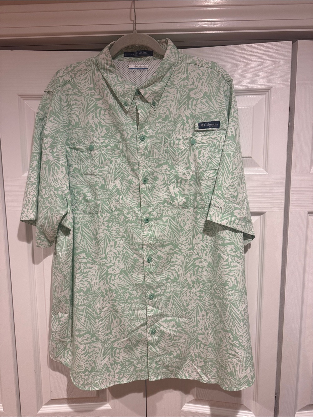 Columbia Men’s Mint Green Tropical Print Button-Down Shirt